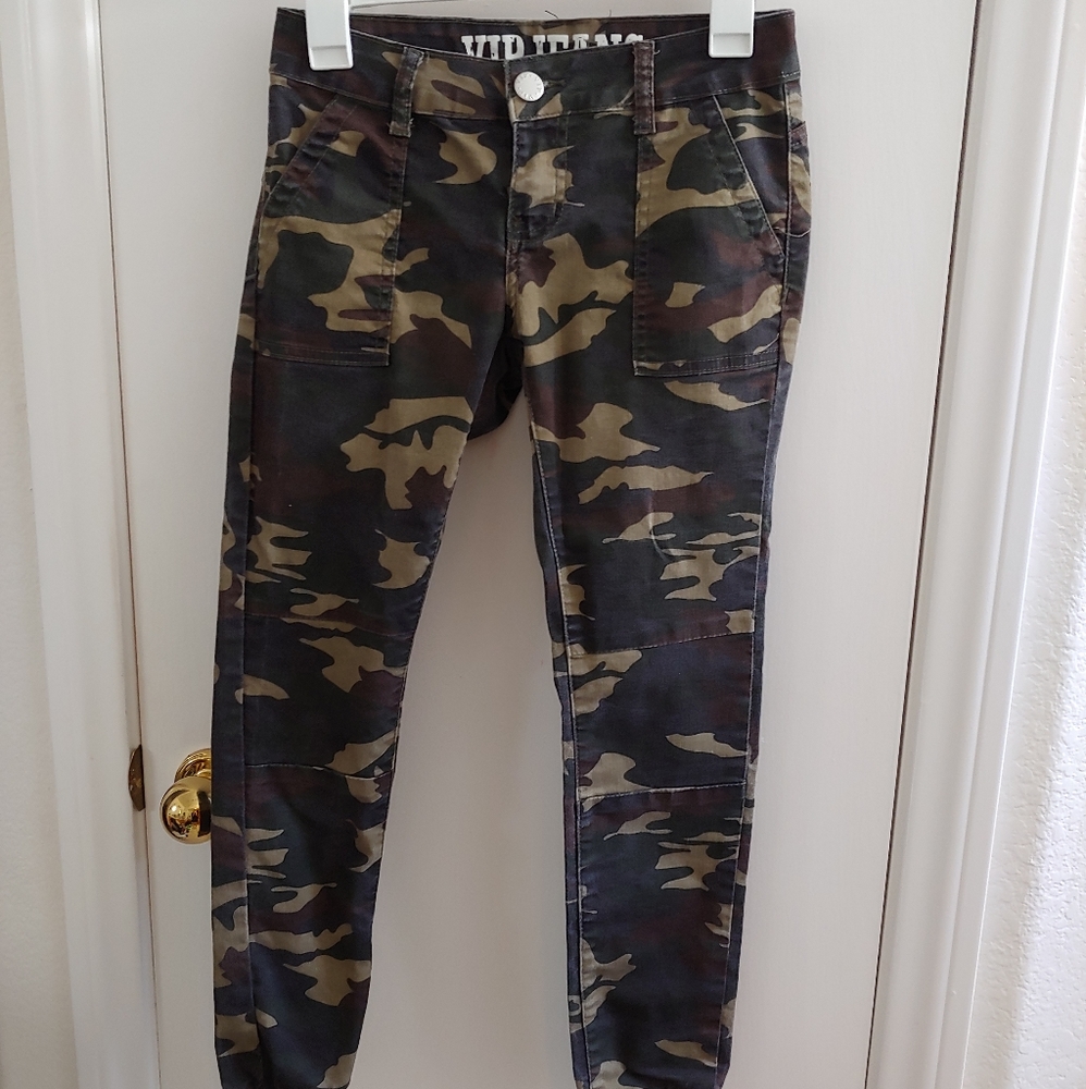 💥Flash Sale💥VIP lowrise camo jeans